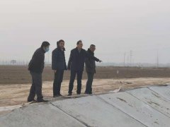 2021年1月27日聊城市水利工程總公司領導李令安、杜代軍、葛朝軍、高文濱一行到聊城市位山灌區(qū)續(xù)建配套節(jié)水改造工程2020年項目（二期）施工五標項目工地檢查指導工作。公司領導一