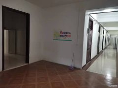 東昌東路軍分區(qū)對過、七天酒店4樓500余平米樓房出租，共10余房間，可做辦公室、培訓(xùn)機(jī)構(gòu)等項(xiàng)目，可整租可分租，黃金位置，費(fèi)用低！有意者請聯(lián)系 劉先生：15506467668