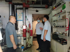 為落實(shí)燃?xì)獍踩婪洞胧?，?yán)防燃?xì)獍踩鹿拾l(fā)生， 7月8日，聊城市水利工程總公司質(zhì)安處聯(lián)合綜合處對(duì)東昌東路56號(hào)樓燃?xì)馐褂脠?chǎng)所開展燃?xì)獍踩珜ｍ?xiàng)排查工作。 檢查過(guò)程中，檢查組